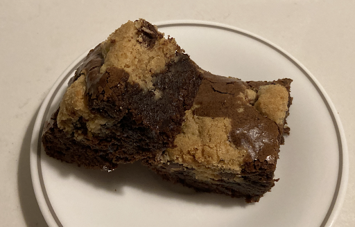 Enjoy this quick and easy-to-make brownie and cookie combo!